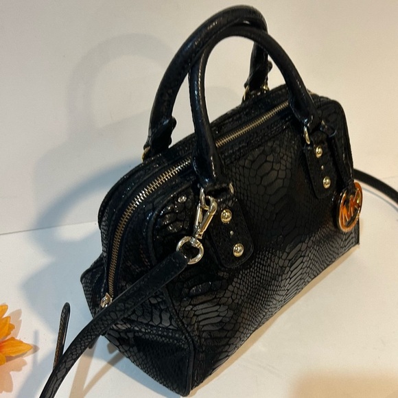 Michael Kors Black Snakeskin Croc Embossed Bag with Gold Details - Picture 3 of 10